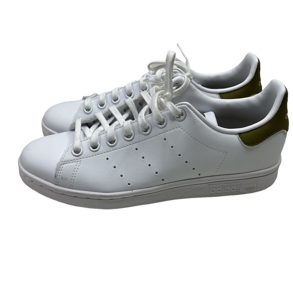NWT adidas Originals Kids Stan Smith (End Plastic Waste} White Sneaker Size 5.5